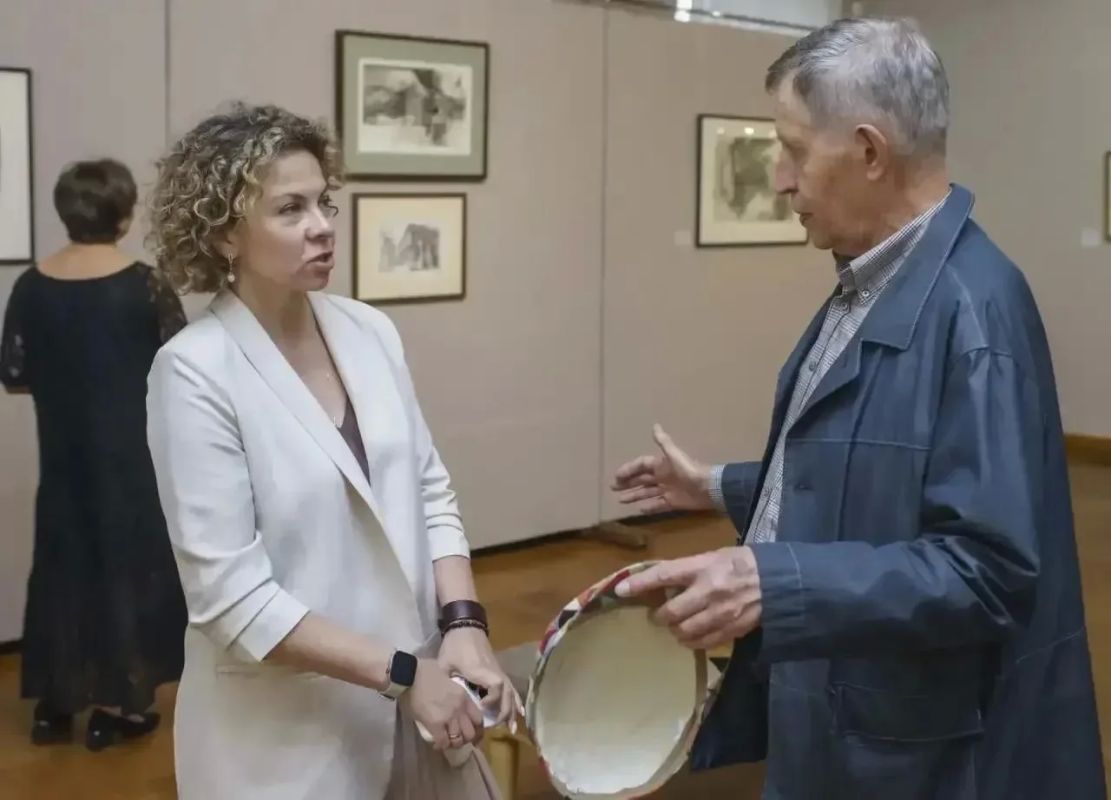 Выставка «Мир русской усадьбы» из музея-заповедника «Коломенское» (Москва) открылась в Дальневосточном художественном музее (0+) Выставка «Мир русской усадьбы» из музея-заповедника «Коломенское» (Москва) открылась в Дальневосточном художественном музее (0+)