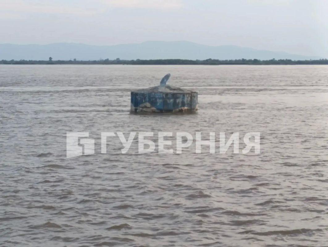 Амур возле Хабаровска превысил отметку неблагоприятных явлений Амур возле Хабаровска превысил отметку неблагоприятных явлений
