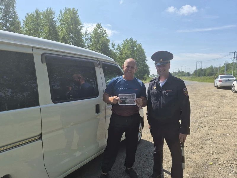 В Комсомольском районе сотрудники Госавтоинспекции провели акцию «Внимание на дорогу» В Комсомольском районе сотрудники Госавтоинспекции провели акцию «Внимание на дорогу»