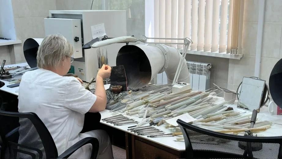 Единственная в ДФО лаборатория глазного протезирования помогает возвращать участников СВО к привычной жизни Единственная в ДФО лаборатория глазного протезирования помогает возвращать участников СВО к привычной жизни
