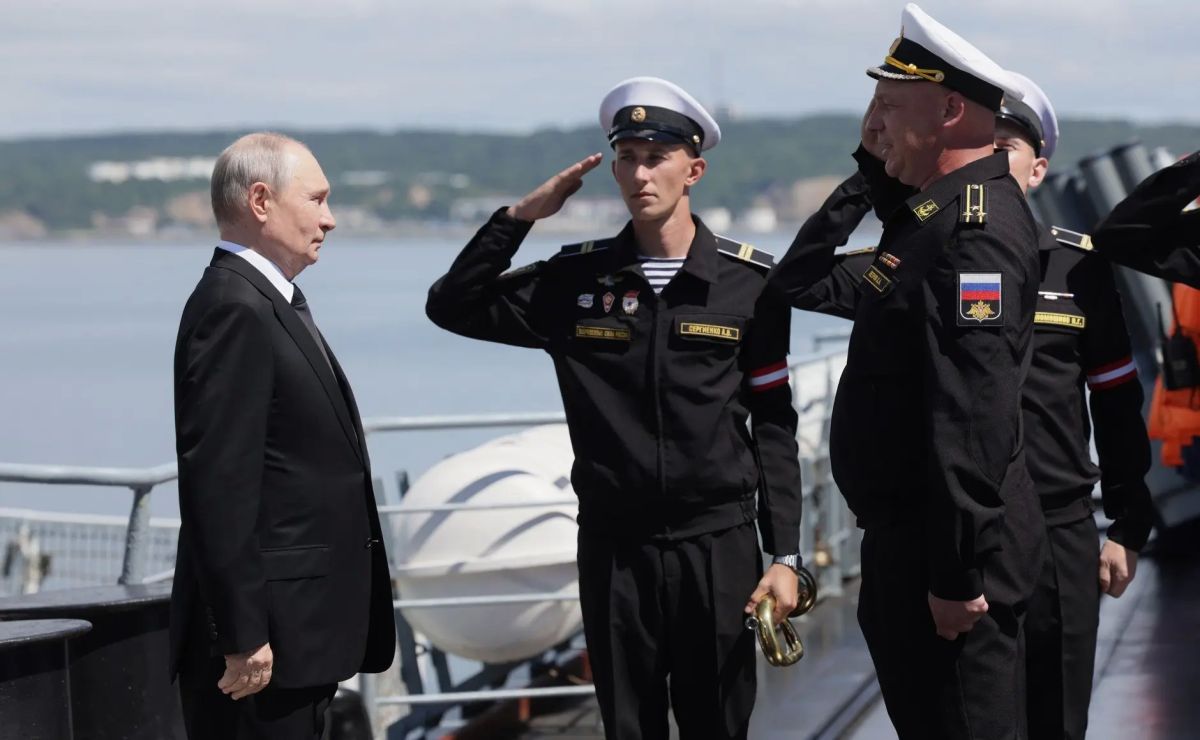 Владимир Путин высоко оценил боевую готовность Тихоокеанского флота Владимир Путин высоко оценил боевую готовность Тихоокеанского флота