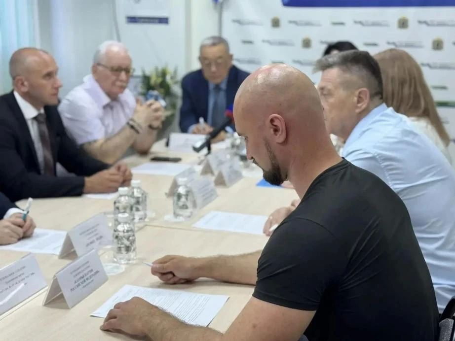Наблюдатели от Общественной палаты и от политических партий вместе проследят за легитимностью выборов в Хабаровском крае Наблюдатели от Общественной палаты и от политических партий вместе проследят за легитимностью выборов в Хабаровском крае