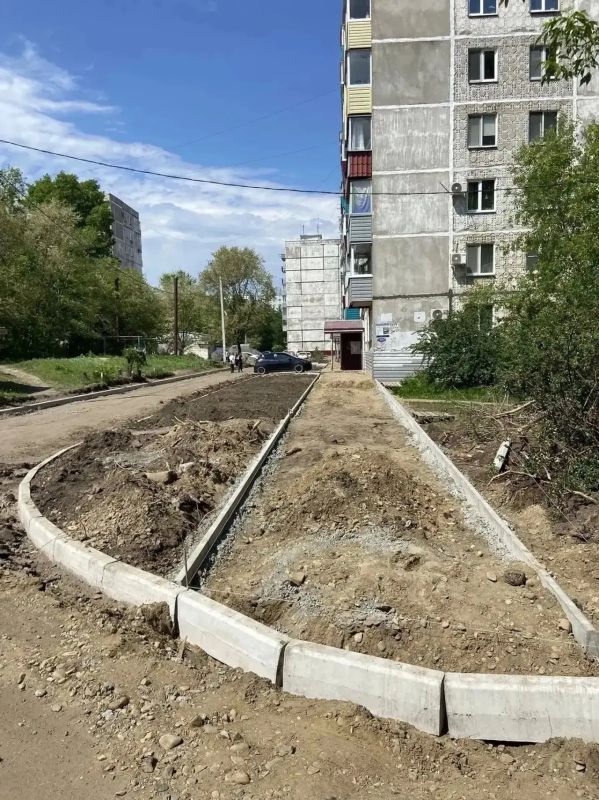 Дмитрий Демешин: Благоустраиваем 21 двор в городах и селах Хабаровского края по программе «Благоустройство дальневосточных дворов» Дмитрий Демешин: Благоустраиваем 21 двор в городах и селах Хабаровского края по программе «Благоустройство дальневосточных дворов»
