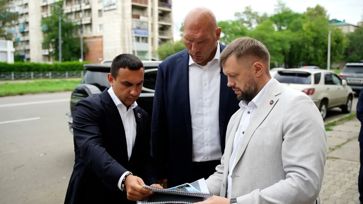 Максим Иванов: «Поддержка Николая Валуева подтверждает: «Муралы Победы» – нужная история» Максим Иванов: «Поддержка Николая Валуева подтверждает: «Муралы Победы» – нужная история»