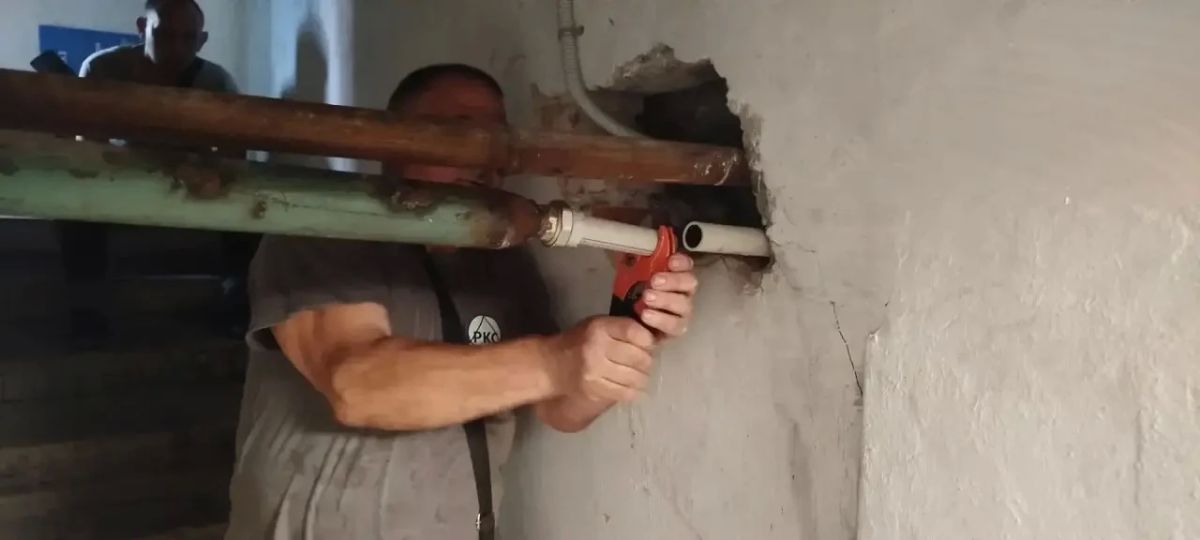 Аварийно-восстановительная бригада Хабаровского края продолжает свое функционирование на территории г. Дебальцево Аварийно-восстановительная бригада Хабаровского края продолжает свое функционирование на территории г. Дебальцево