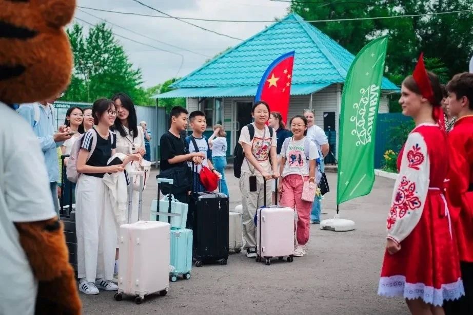 Более 5 тысяч школьников Хабаровского края получат возможность изучать китайский язык Более 5 тысяч школьников Хабаровского края получат возможность изучать китайский язык