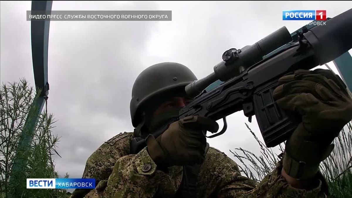 Стрельбу по беспилотникам условного противника отработали снайперы Восточного военного округа