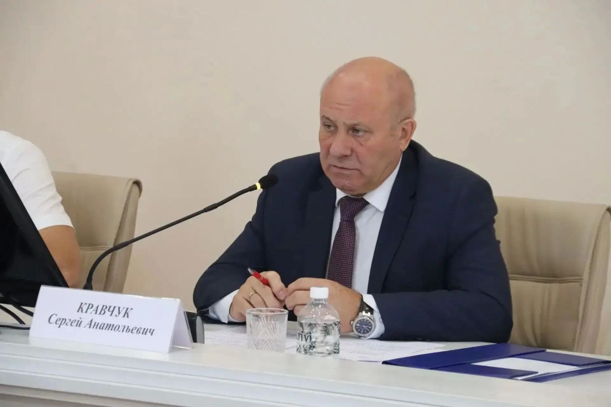 Сергей Кравчук: Провел аппаратное совещание