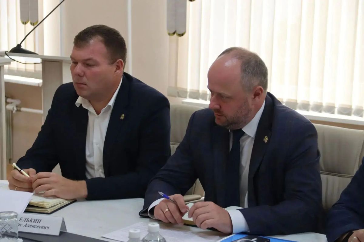Сергей Кравчук: Провел аппаратное совещание Сергей Кравчук: Провел аппаратное совещание