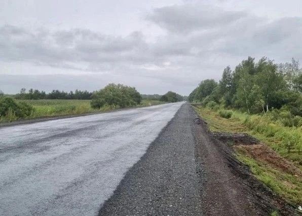 По просьбам жителей у с. Смирновка завершают ремонт длинного участка дороги по нацпроекту Президента По просьбам жителей у с. Смирновка завершают ремонт длинного участка дороги по нацпроекту Президента