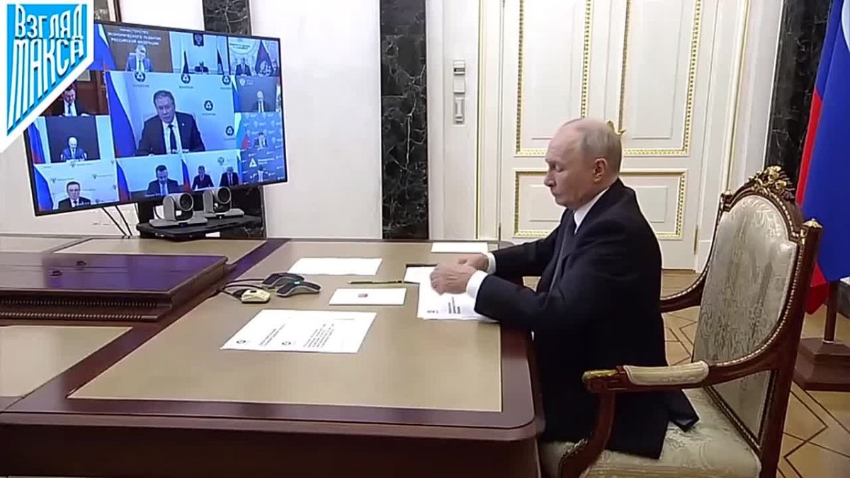 Президент России Владимир Путин провёл совещание по вопросам развития атомной энергетики в Российской Федерации