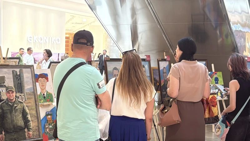Полицейские Хабаровского края представили выставку работ своих детей в рамках празднования Дня офицера России Полицейские Хабаровского края представили выставку работ своих детей в рамках празднования Дня офицера России