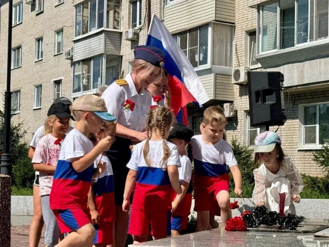 СОТРУДНИКИ СЛЕДСТВЕННОГО УПРАВЛЕНИЯ ПРИНЯЛИ УЧАСТИЕ В МЕРОПРИЯТИИ, ПОСВЯЩЕННОМ ПРАЗДНОВАНИЮ ДНЮ ГОСУДАРСТВЕННОГО ФЛАГА СОТРУДНИКИ СЛЕДСТВЕННОГО УПРАВЛЕНИЯ ПРИНЯЛИ УЧАСТИЕ В МЕРОПРИЯТИИ, ПОСВЯЩЕННОМ ПРАЗДНОВАНИЮ ДНЮ ГОСУДАРСТВЕННОГО ФЛАГА