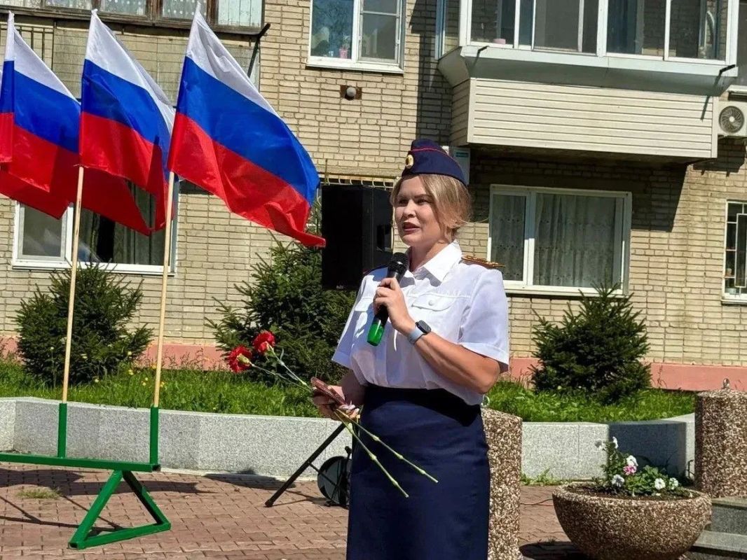 СОТРУДНИКИ СЛЕДСТВЕННОГО УПРАВЛЕНИЯ ПРИНЯЛИ УЧАСТИЕ В МЕРОПРИЯТИИ, ПОСВЯЩЕННОМ ПРАЗДНОВАНИЮ ДНЮ ГОСУДАРСТВЕННОГО ФЛАГА СОТРУДНИКИ СЛЕДСТВЕННОГО УПРАВЛЕНИЯ ПРИНЯЛИ УЧАСТИЕ В МЕРОПРИЯТИИ, ПОСВЯЩЕННОМ ПРАЗДНОВАНИЮ ДНЮ ГОСУДАРСТВЕННОГО ФЛАГА