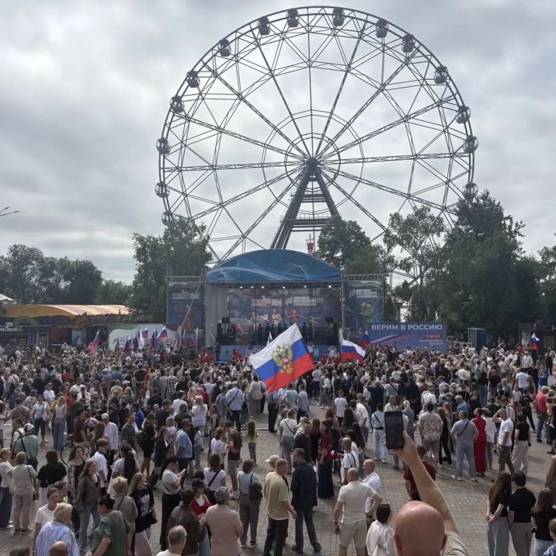 Сегодня мы отмечаем День Государственного флага - символ нашей независимости, силы и общей истории