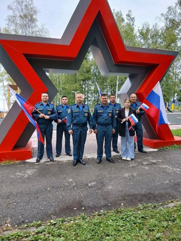 Как отметили День Государственного флага в районах края Как отметили День Государственного флага в районах края