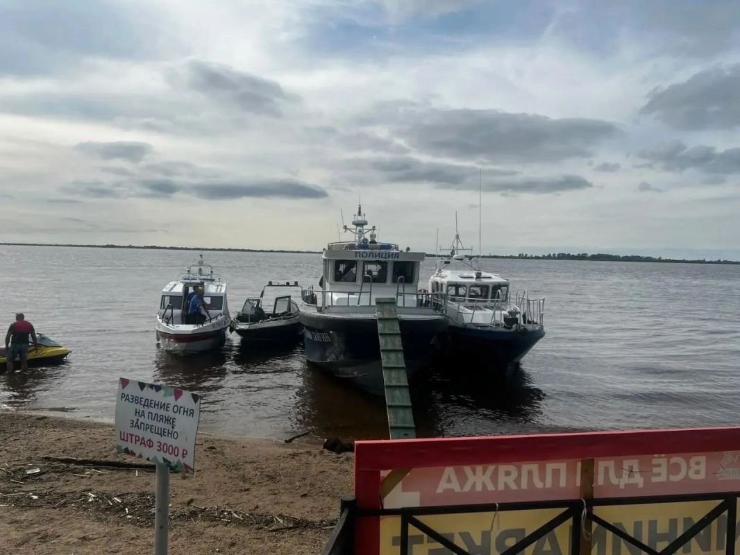 Хабаровские транспортные полицейские обеспечили охрану общественного порядка во время проведения Всероссийского музыкального фестиваля «Рок над Амуром» Хабаровские транспортные полицейские обеспечили охрану общественного порядка во время проведения Всероссийского музыкального фестиваля «Рок над Амуром»
