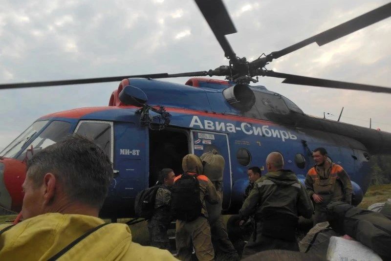 20 десантников-пожарных вернулись в Хабаровский край после оказания помощи сибирякам