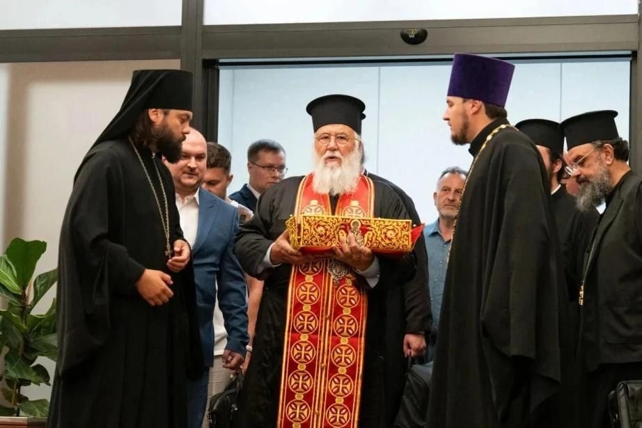 В Хабаровск прибудет величайшая христианская святыня – десница святителя Спиридона Тримифунтского В Хабаровск прибудет величайшая христианская святыня – десница святителя Спиридона Тримифунтского