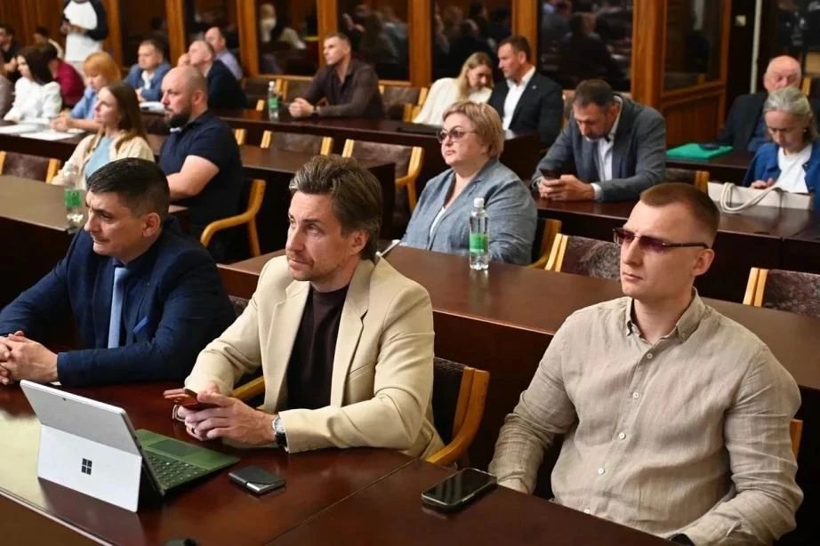 Кооперацию регионов ДФО, технологический суверенитет и развитие промышленности обсудили в Хабаровске Кооперацию регионов ДФО, технологический суверенитет и развитие промышленности обсудили в Хабаровске