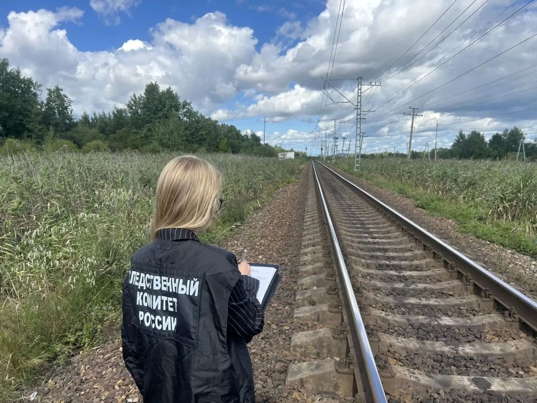 В Хабаровском крае следователи СК устанавливают обстоятельства смертельного травмирования мужчины на железной дороге