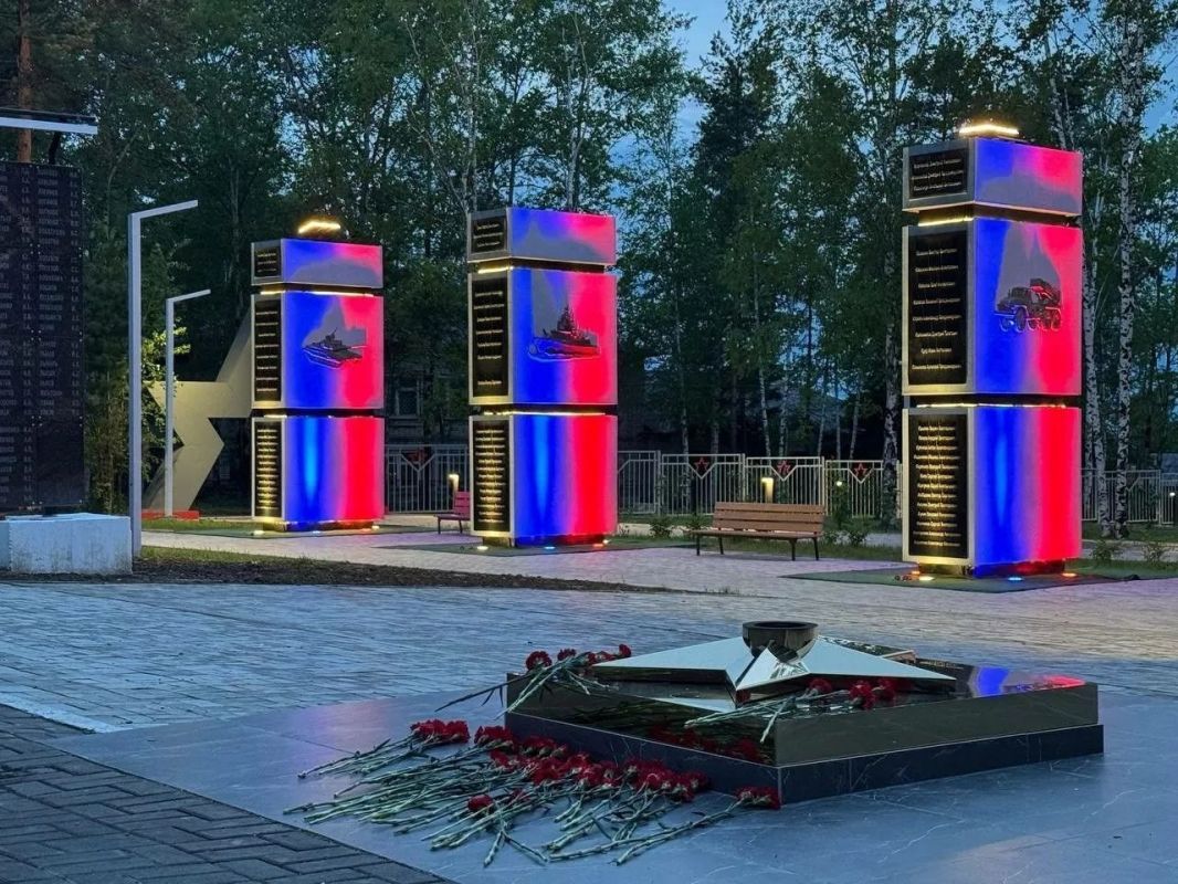 Благоустройство мемориала «Последняя атака» и Аллеи Славы завершено в Чегдомыне Благоустройство мемориала «Последняя атака» и Аллеи Славы завершено в Чегдомыне