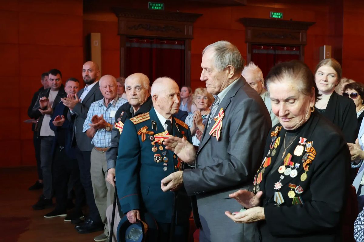 Хабаровск отдал дань подвигу победителей 1945 года Хабаровск отдал дань подвигу победителей 1945 года