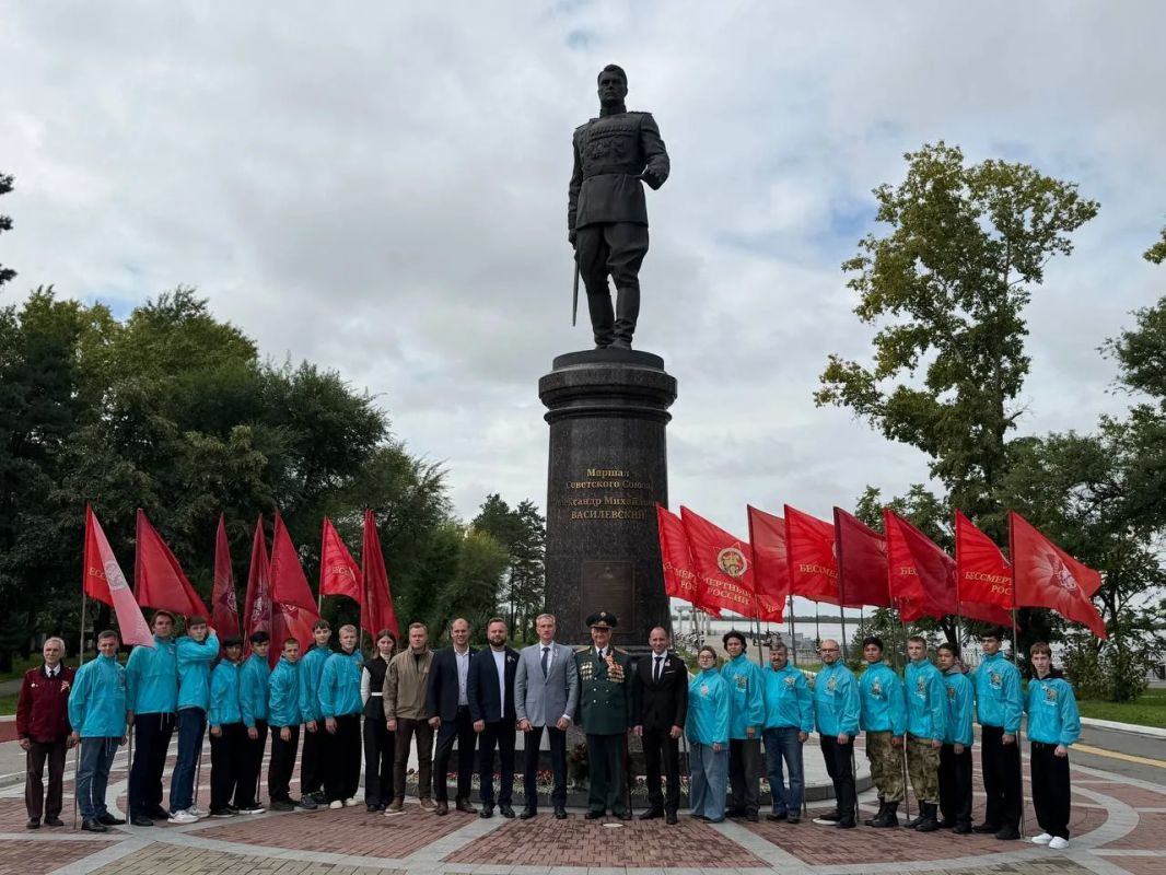 Хабаровск отдал дань подвигу победителей 1945 года Хабаровск отдал дань подвигу победителей 1945 года