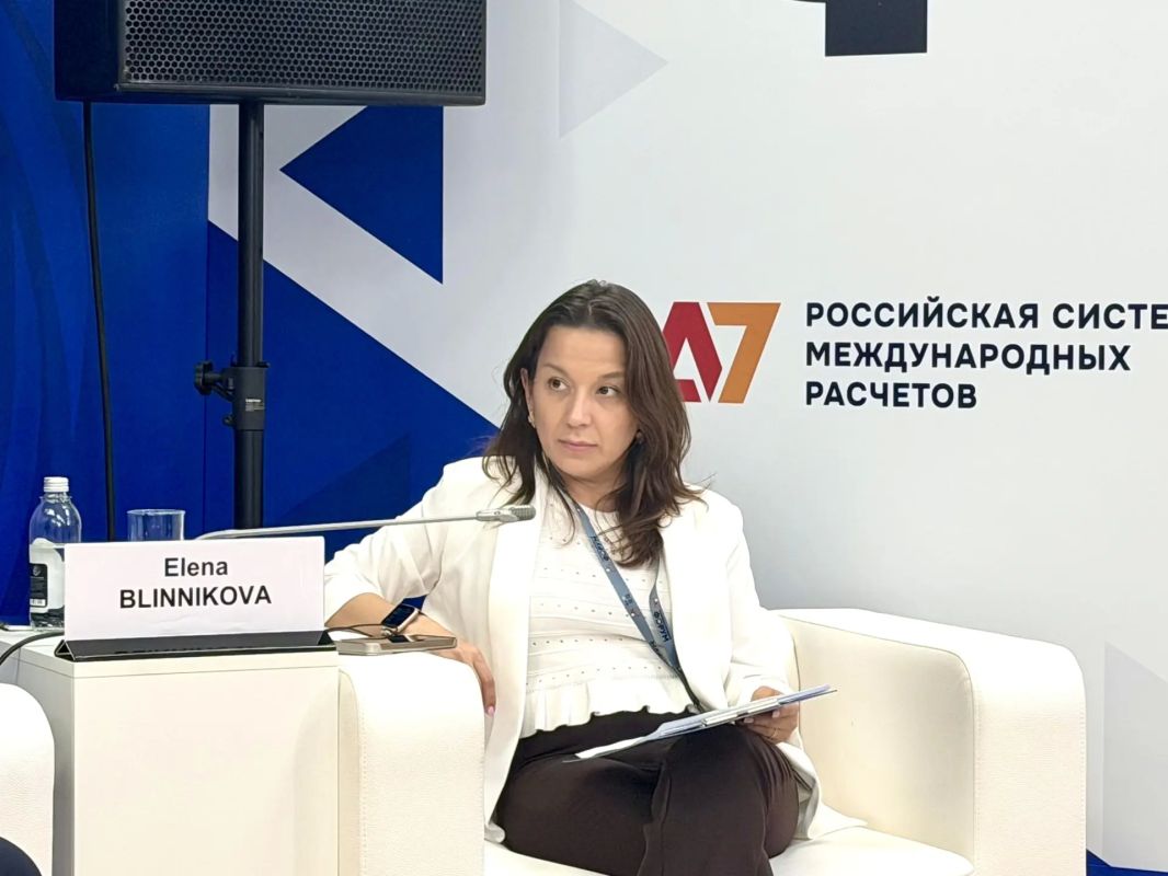 Министр цифрового развития и связи края Евгений Демин принял участие в обсуждении развития ИИ на сессии «Дальневосточный вектор ИИ: синергия России и Китая», организованной при поддержке партнёра — ПАО «Сбербанк» Министр цифрового развития и связи края Евгений Демин принял участие в обсуждении развития ИИ на сессии «Дальневосточный вектор ИИ: синергия России и Китая», организованной при поддержке партнёра — ПАО «Сбербанк»