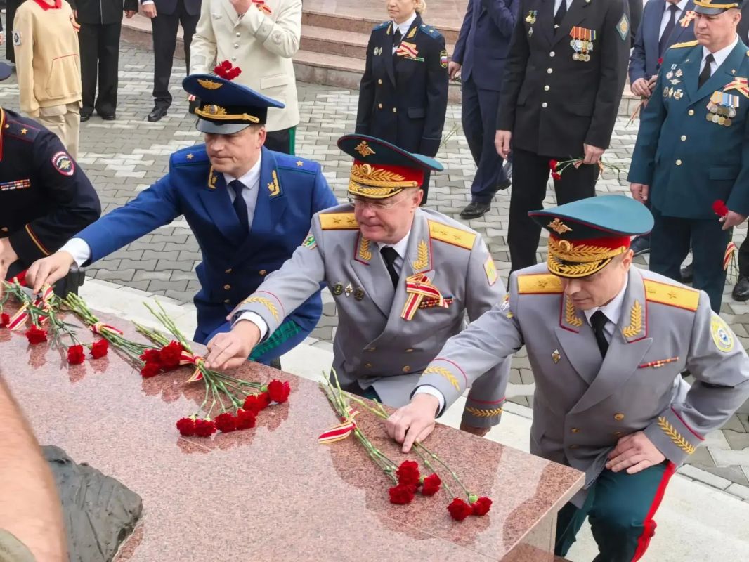 В Хабаровске военные следователи приняли участие в открытии мемориала, посвященного участникам специальной военной операции В Хабаровске военные следователи приняли участие в открытии мемориала, посвященного участникам специальной военной операции