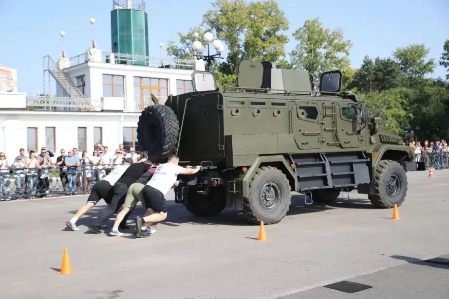 Фестиваль силового экстрима «Добрыня Хабарович» прошел в краевом центре Фестиваль силового экстрима «Добрыня Хабарович» прошел в краевом центре
