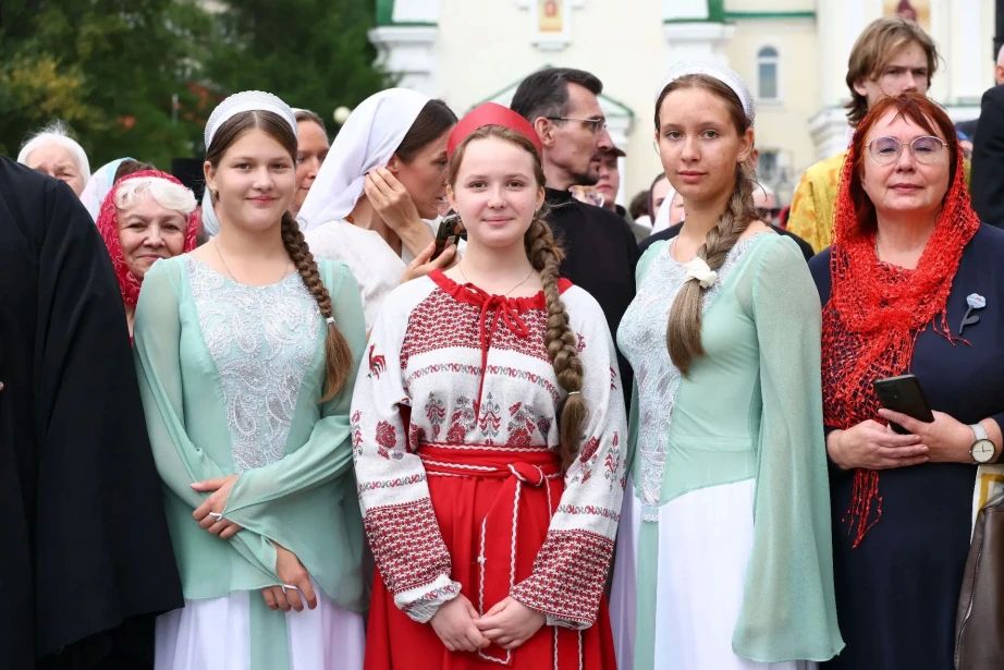 Величайшая христианская святыня – десница святителя Спиридона Тримифунтского – прибыла в Хабаровск Величайшая христианская святыня – десница святителя Спиридона Тримифунтского – прибыла в Хабаровск