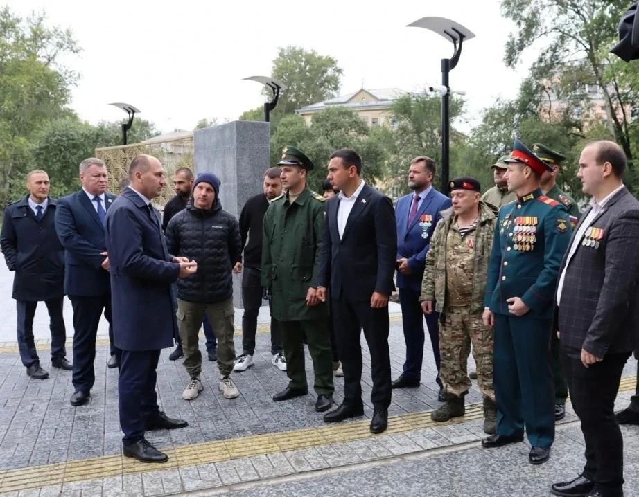 В Комсомольске-на-Амуре открылся сквер памяти героев СВО В Комсомольске-на-Амуре открылся сквер памяти героев СВО