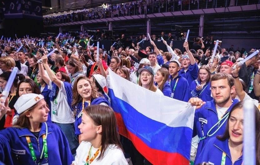 20 жителей Хабаровского края представляют регион на Международном фестивале молодежи в Екатеринбурге 20 жителей Хабаровского края представляют регион на Международном фестивале молодежи в Екатеринбурге
