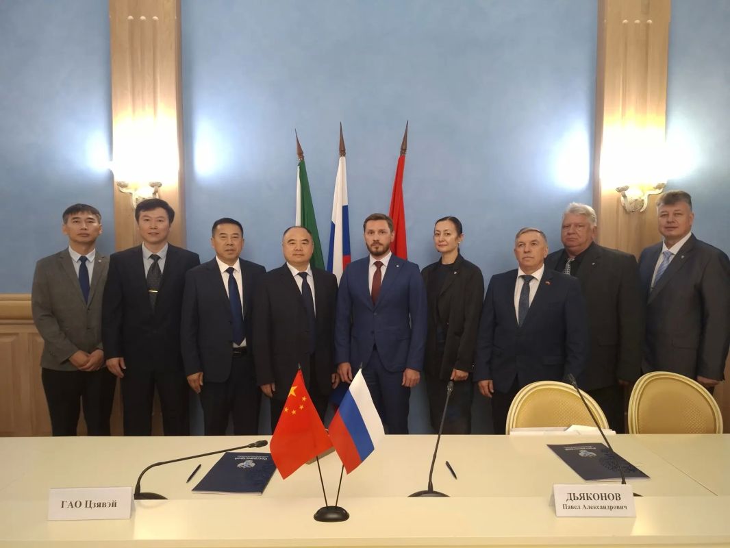 Представители Хабаровского филиала ФГКУ Росгранстрой совместно с китайской делегацией оценили работу пунктов пропуска на российско-китайской границе Представители Хабаровского филиала ФГКУ Росгранстрой совместно с китайской делегацией оценили работу пунктов пропуска на российско-китайской границе