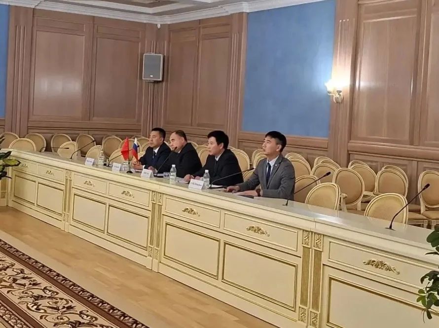 Представители Хабаровского филиала ФГКУ Росгранстрой совместно с китайской делегацией оценили работу пунктов пропуска на российско-китайской границе Представители Хабаровского филиала ФГКУ Росгранстрой совместно с китайской делегацией оценили работу пунктов пропуска на российско-китайской границе