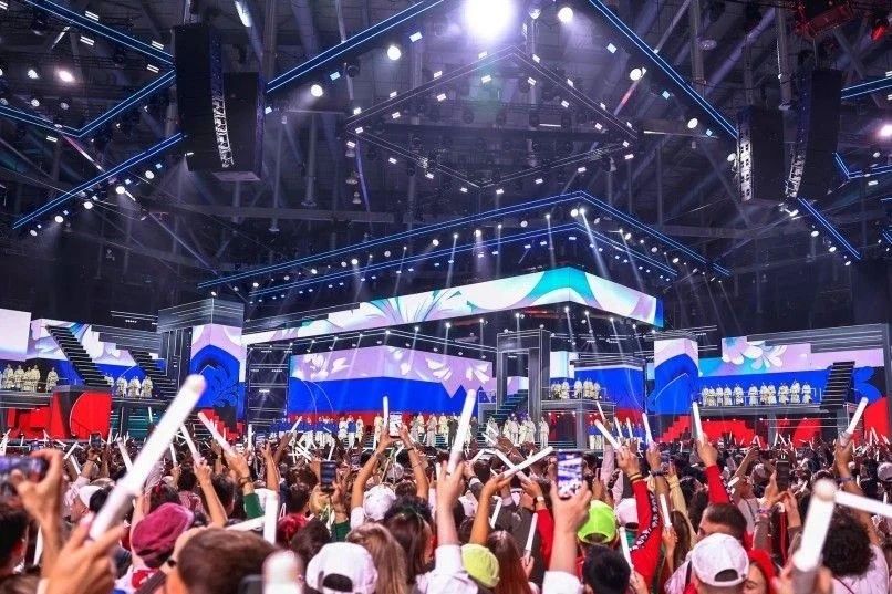 20 жителей Хабаровского края представляют регион на Международном фестивале молодежи в Екатеринбурге 20 жителей Хабаровского края представляют регион на Международном фестивале молодежи в Екатеринбурге