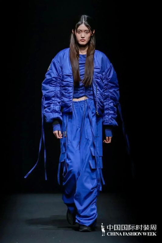 «Монохром» из Пекина в Хабаровск: как хабаровский дизайнер покорила China Fashion Week и вернулась с триумфом «Монохром» из Пекина в Хабаровск: как хабаровский дизайнер покорила China Fashion Week и вернулась с триумфом