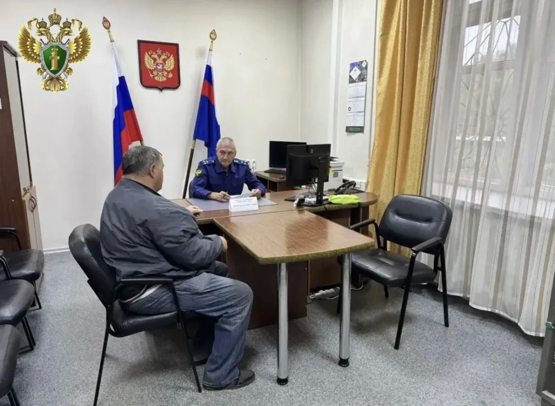 Заместитель прокурора Хабаровского края Сергей Аксаментов провел личный прием граждан в г. Вяземском Заместитель прокурора Хабаровского края Сергей Аксаментов провел личный прием граждан в г. Вяземском