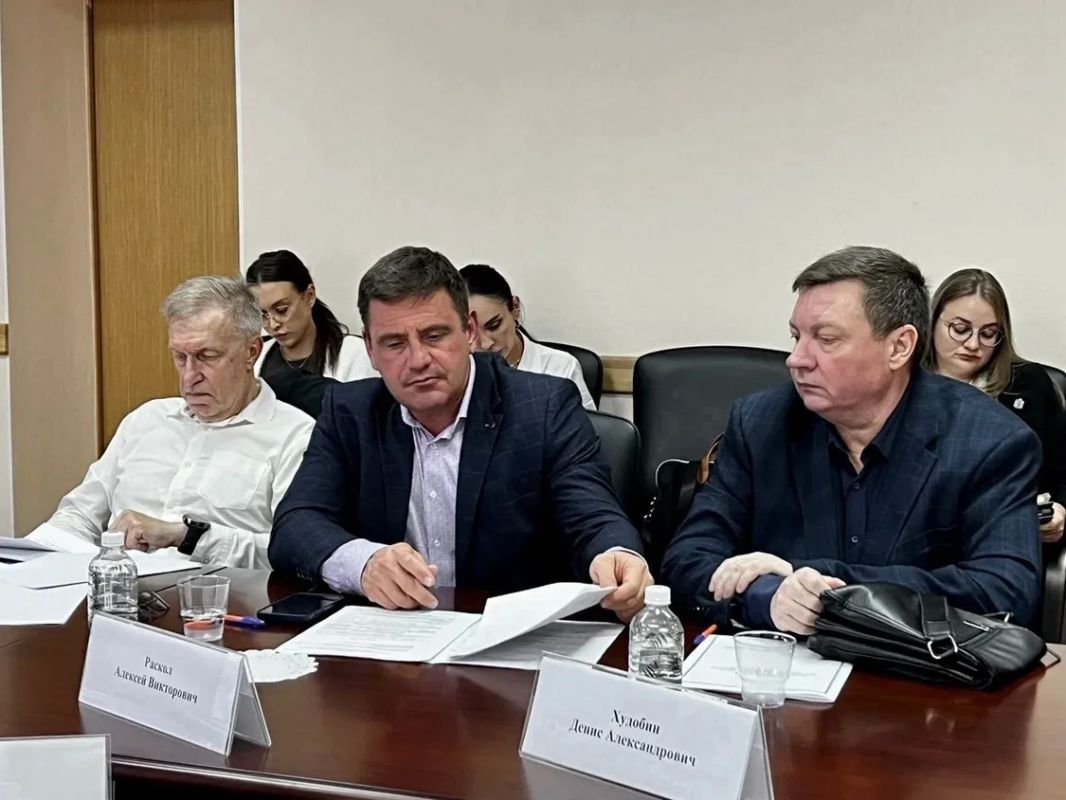 Сегодня состоялось очередное заседание Общественного совета при Минцифры края, на котором участники рассмотрели актуальные вопросы, затрагивающие интересы жителей региона Сегодня состоялось очередное заседание Общественного совета при Минцифры края, на котором участники рассмотрели актуальные вопросы, затрагивающие интересы жителей региона