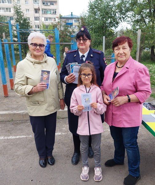Сотрудники Госавтоинспекции города Комсомольска-на-Амуре провели профилактическую акцию «В школу по безопасной дороге» Сотрудники Госавтоинспекции города Комсомольска-на-Амуре провели профилактическую акцию «В школу по безопасной дороге»