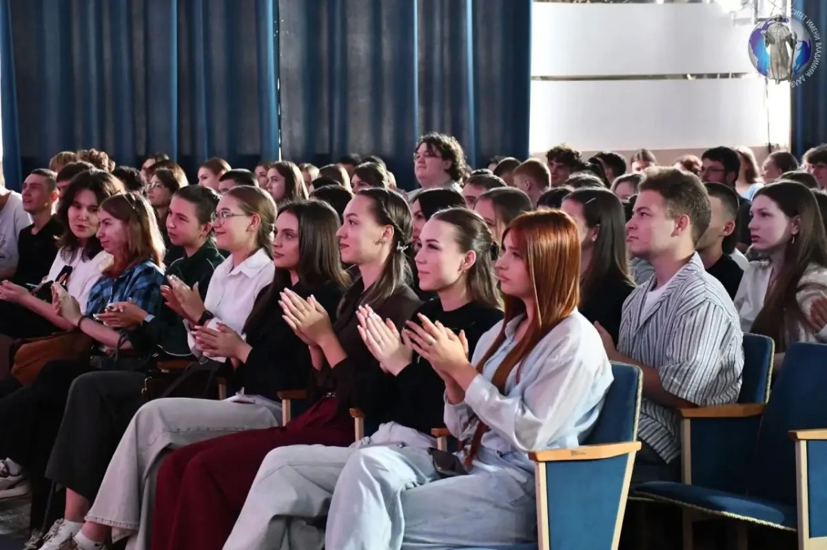 Хабаровские артисты дали благотворительный концерт в одном из крупнейших университетов Луганска Хабаровские артисты дали благотворительный концерт в одном из крупнейших университетов Луганска