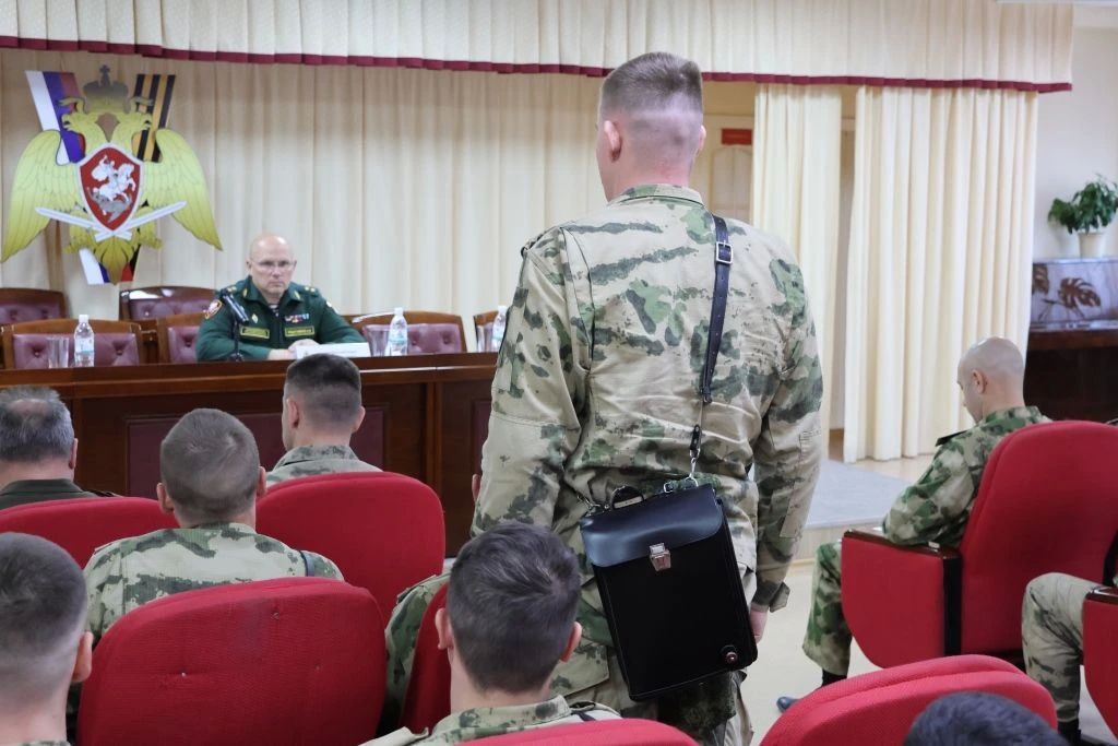 Выпускники военных ВУЗов прибыли на службу в Восточный округ Росгвардии Выпускники военных ВУЗов прибыли на службу в Восточный округ Росгвардии