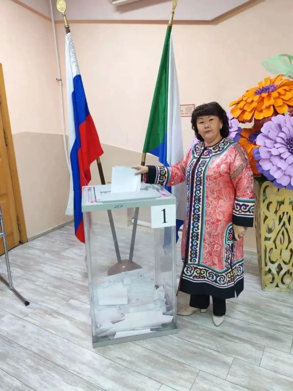 Голосуем ВМЕСТЕ!. В Год народного единства голосует весь многонациональный Хабаровск! В нашем городе живут люди десятков национальностей, у каждого — своя история, свои традиции, свой взгляд на будущее Голосуем ВМЕСТЕ!. В Год народного единства голосует весь многонациональный Хабаровск! В нашем городе живут люди десятков национальностей, у каждого — своя история, свои традиции, свой взгляд на будущее