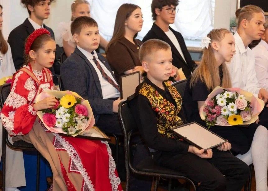 30 юных дарований Хабаровского края получили Губернаторские стипендии 30 юных дарований Хабаровского края получили Губернаторские стипендии
