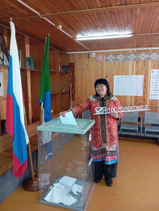 Голосуем ВМЕСТЕ!. В Год народного единства голосует весь многонациональный Хабаровск! В нашем городе живут люди десятков национальностей, у каждого — своя история, свои традиции, свой взгляд на будущее Голосуем ВМЕСТЕ!. В Год народного единства голосует весь многонациональный Хабаровск! В нашем городе живут люди десятков национальностей, у каждого — своя история, свои традиции, свой взгляд на будущее