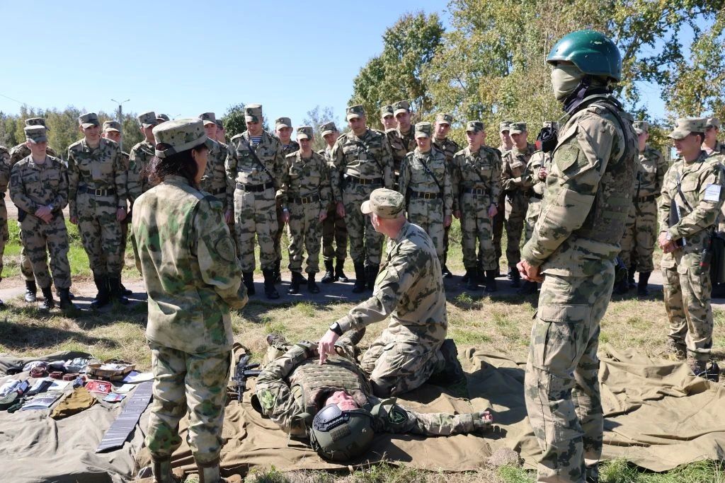 Выпускники военных ВУЗов прибыли на службу в Восточный округ Росгвардии Выпускники военных ВУЗов прибыли на службу в Восточный округ Росгвардии