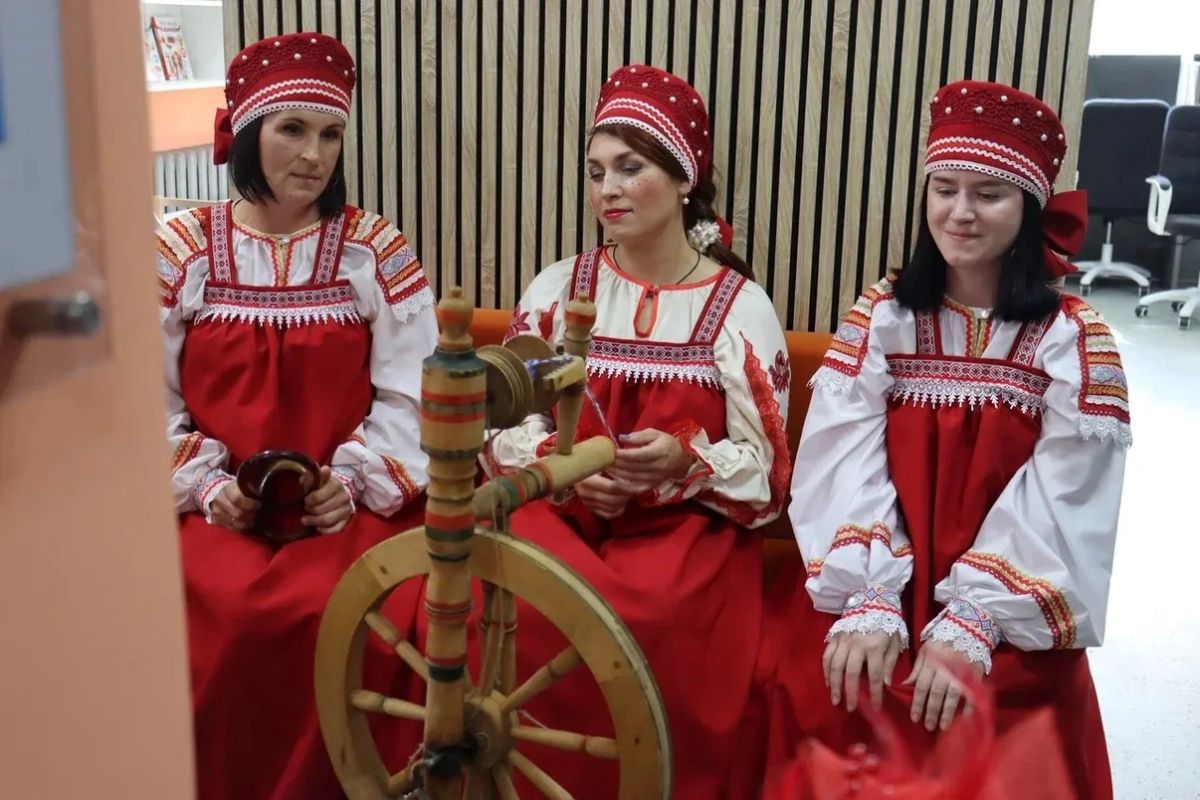 Современную модельную библиотеку открыли в районе им. Лазо по нацпроекту Президента Современную модельную библиотеку открыли в районе им. Лазо по нацпроекту Президента