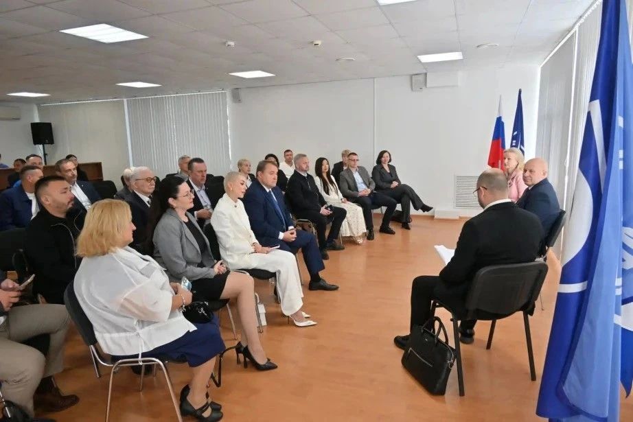 #Итогинедели. О развитии Хабаровского края президенту России Владимиру Владимировичу Путину рассказал губернатор Дмитрий Викторович Демешин #Итогинедели. О развитии Хабаровского края президенту России Владимиру Владимировичу Путину рассказал губернатор Дмитрий Викторович Демешин