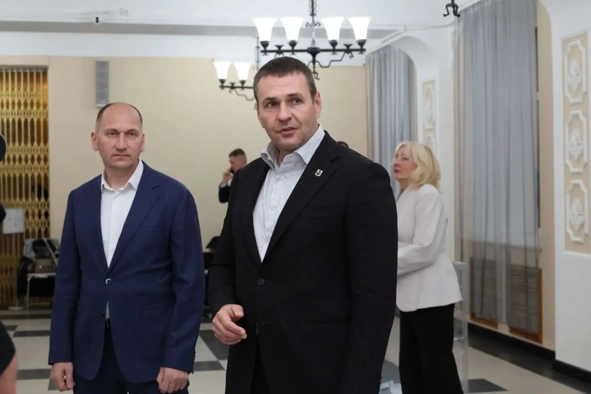 Дмитрий Демешин: Сегодня в Комсомольске-на-Амуре проверил работу избирательных комиссий Дмитрий Демешин: Сегодня в Комсомольске-на-Амуре проверил работу избирательных комиссий